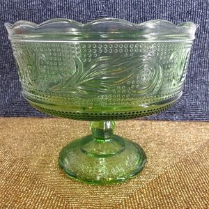 Vintage E.O. Brody Co. Emerald Green Fruit Pedestal Glass Bowl Candy Dish (47)